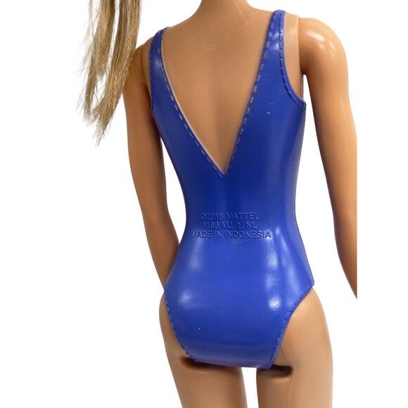 Barbie WATER PLAY BEACH BARBIE Doll FJD97 Blue Print Swimsuit Mattel - Picture 5 of 14